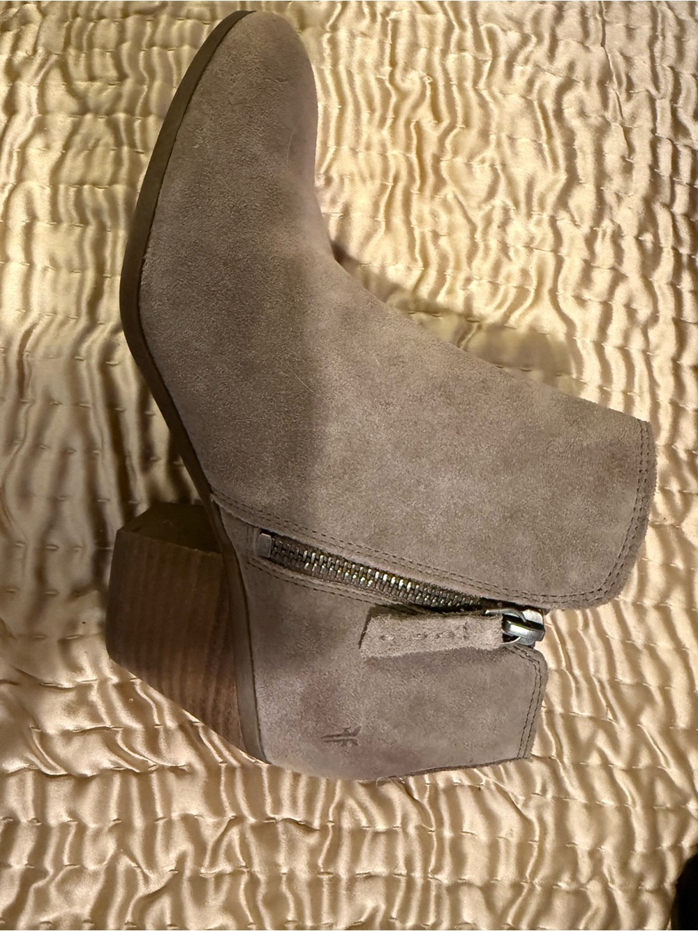FRYE Suede Ankle Boots in Light Gray - Picture 3 of 4